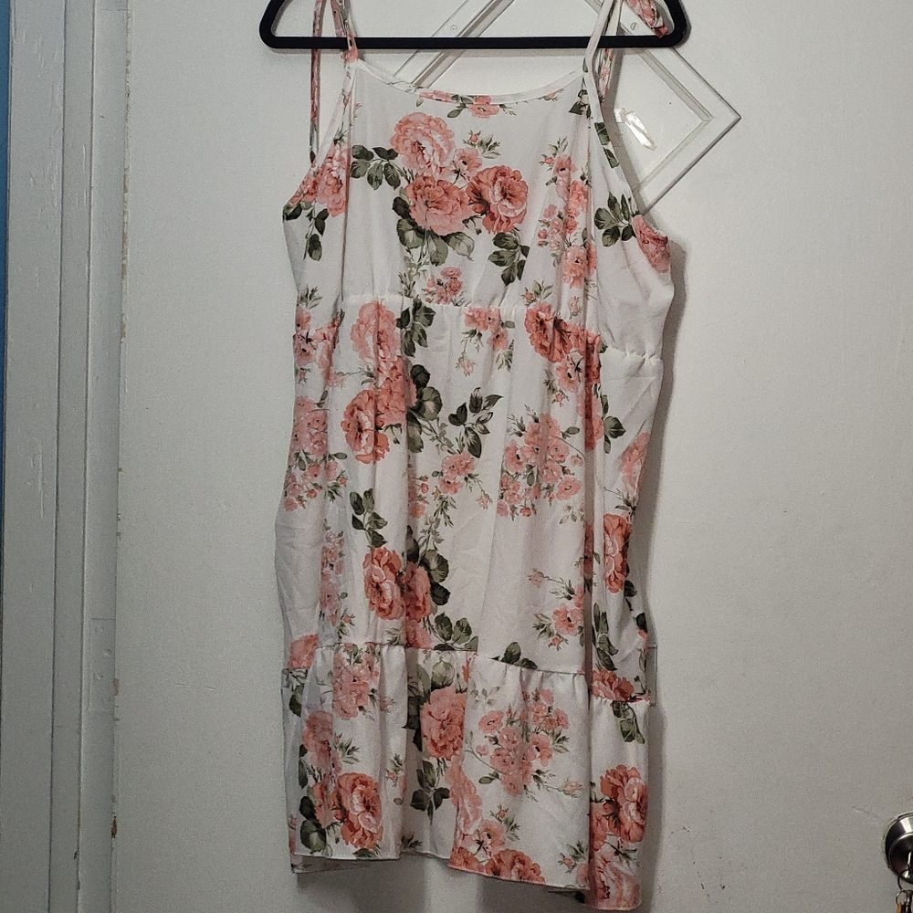 SUNDRESS PEACH FLOWER/HINT OF GREEN